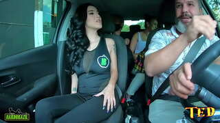 ���ាងសៅប៉ូឡូក្រាតនៅក្នុងរថយន្តនិងចង់ធ្វើរបស់នាងដំបូងខ្សែភាពយន្ដសិច