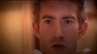 Хенесси widzi, jak jej przyrodni brat wali konia w swoim