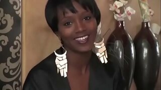 Ebony beauty masturbating w cosmetic tabela