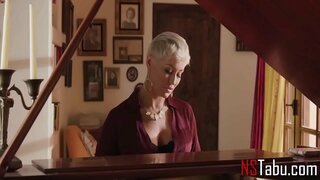 Kobieta w domu, bawić się, kiedy męża nie ma w domu - Ryan Kili, Gina Walentynki Kobieta w domu, bawić się, kiedy męża nie ma w domu - Ryan Kili, Gina Walentynki